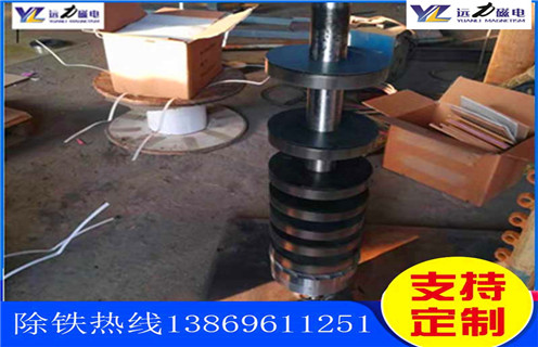 赤鐵礦磁選機(jī)，赤鐵礦磁選機(jī)在磁輥轉(zhuǎn)到前端位置時(shí)注意的問題！_赤鐵礦磁選機(jī)在磁輥轉(zhuǎn)到前端位置時(shí)注意的問題！廠家_除鐵強(qiáng)磁輥